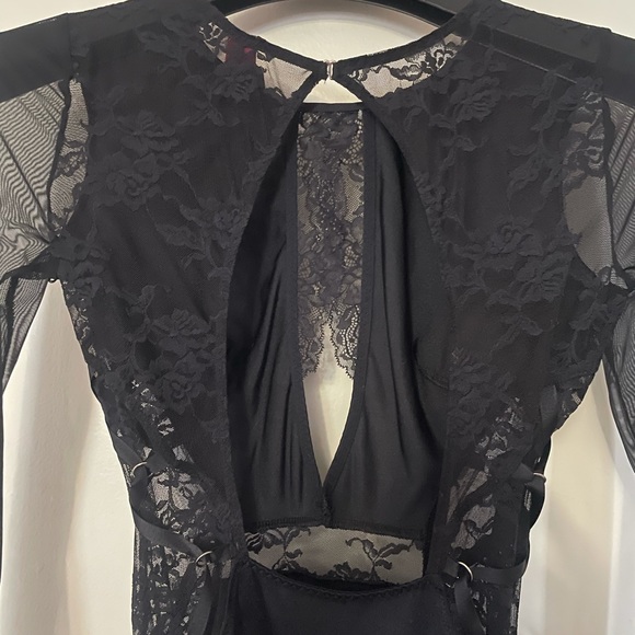 Le Senza black sexy dress, adjustable corset lace up sides - Picture 4 of 6